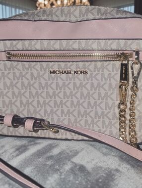 Michael Kors NWOT Pink Vanilla MK Logo Crossbody Bag Gold Chain w Certificate